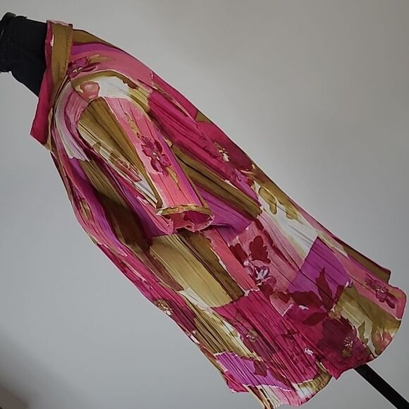 Lemon Grass sz L 100% poly top - Picture 3 of 8